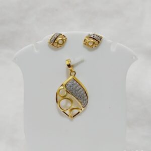 916 gold designer diamond pendant set