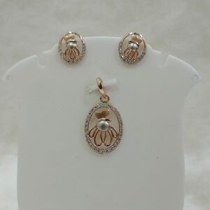 18k gold rose gold cz with white moti pendant set