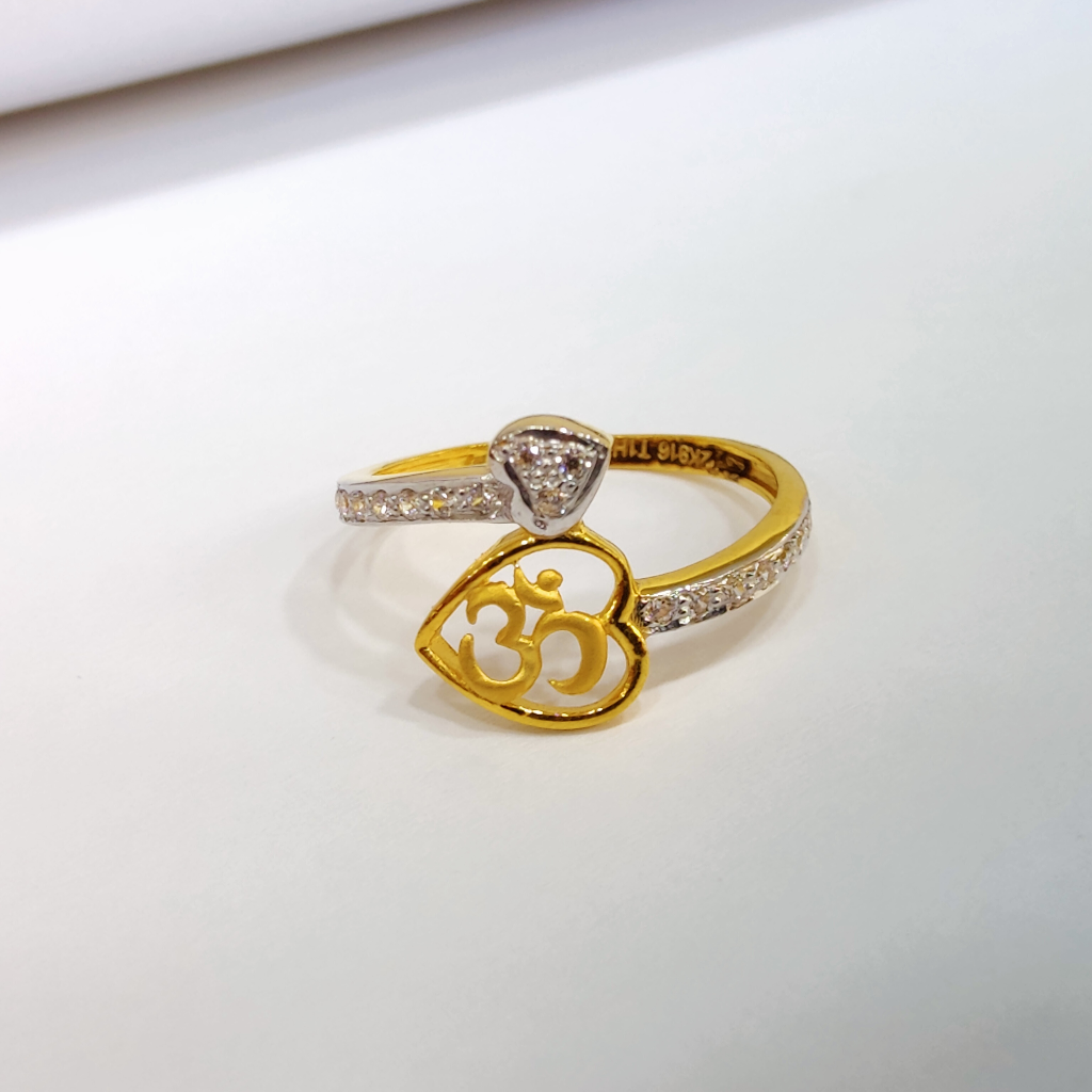 916 Gold Om Design Ladies ring