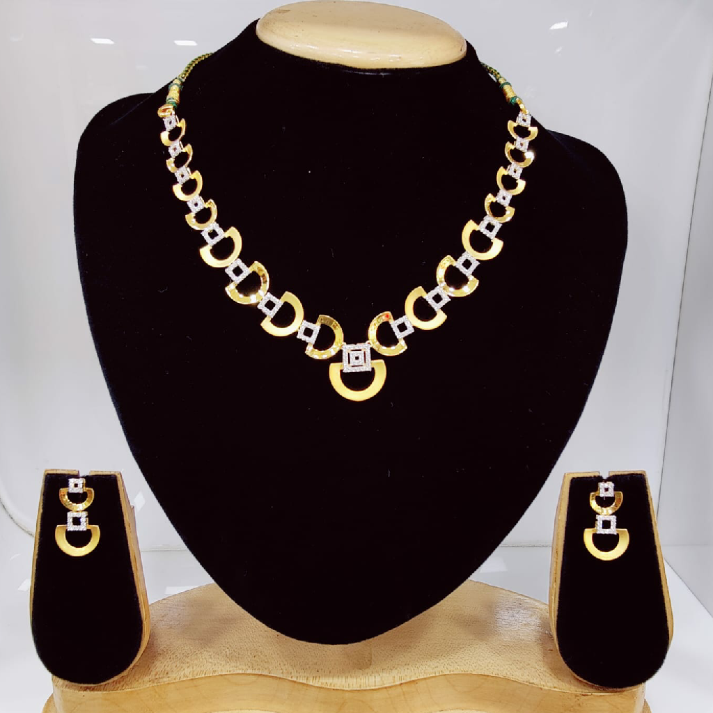22kt gold designer diamond necklace set
