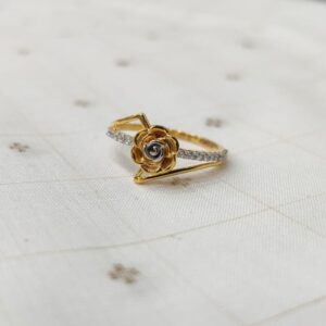 22KT Gold Hallmark Blue Flower Design Ring
