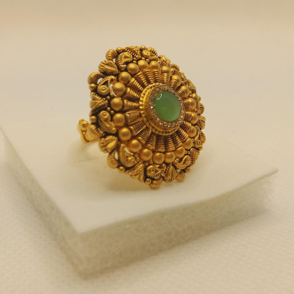 916 Gold Trending Design Ring