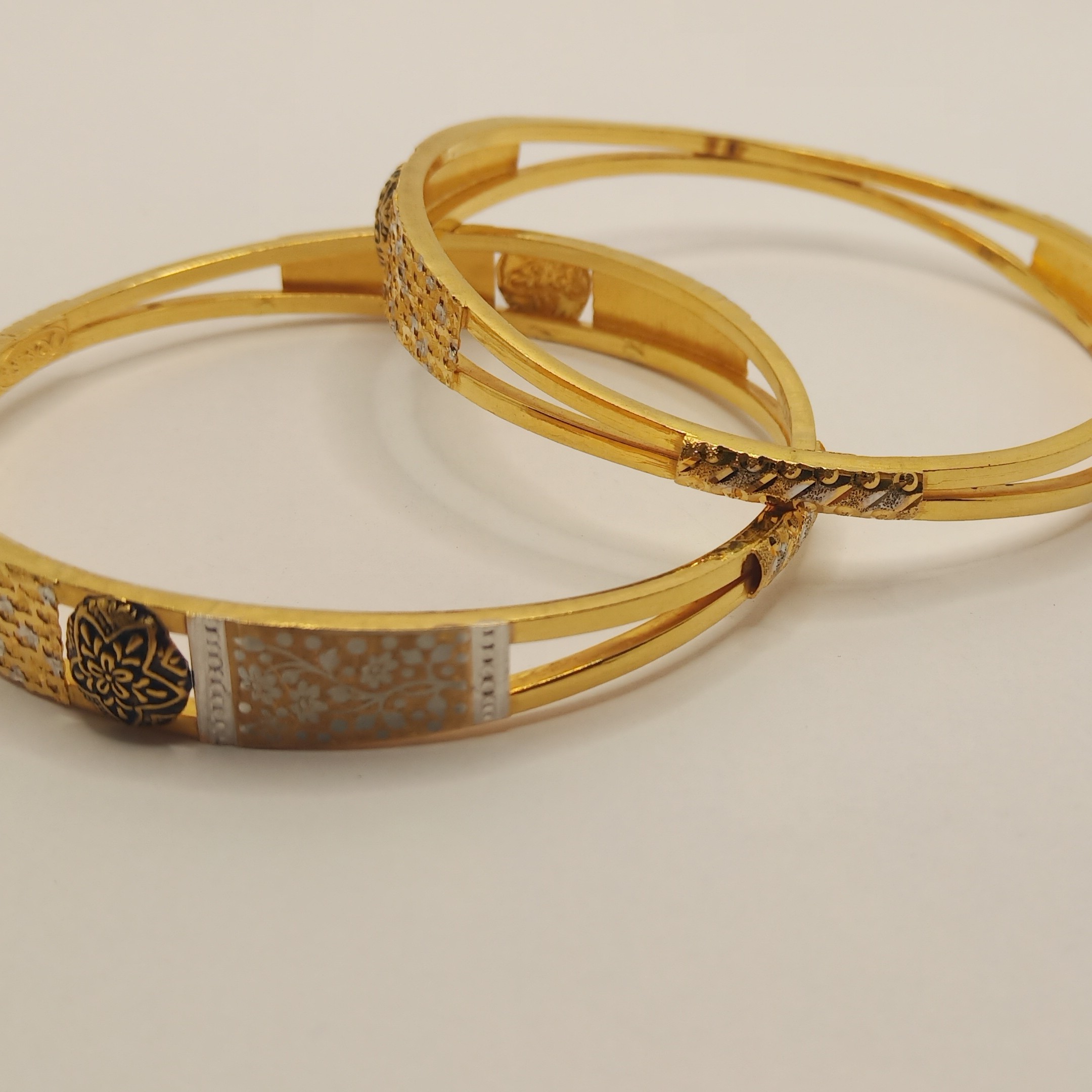 916 Gold Floral Design Kadli