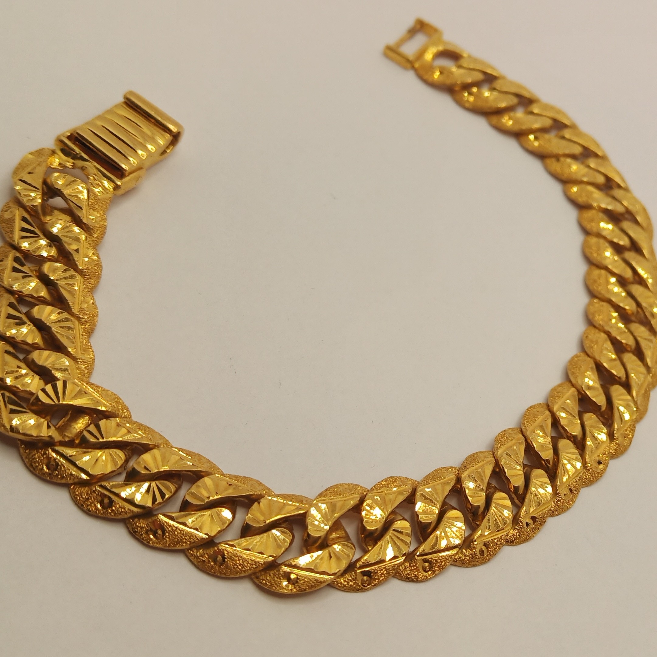 22K Gold Fancy Broad Lucky For Men