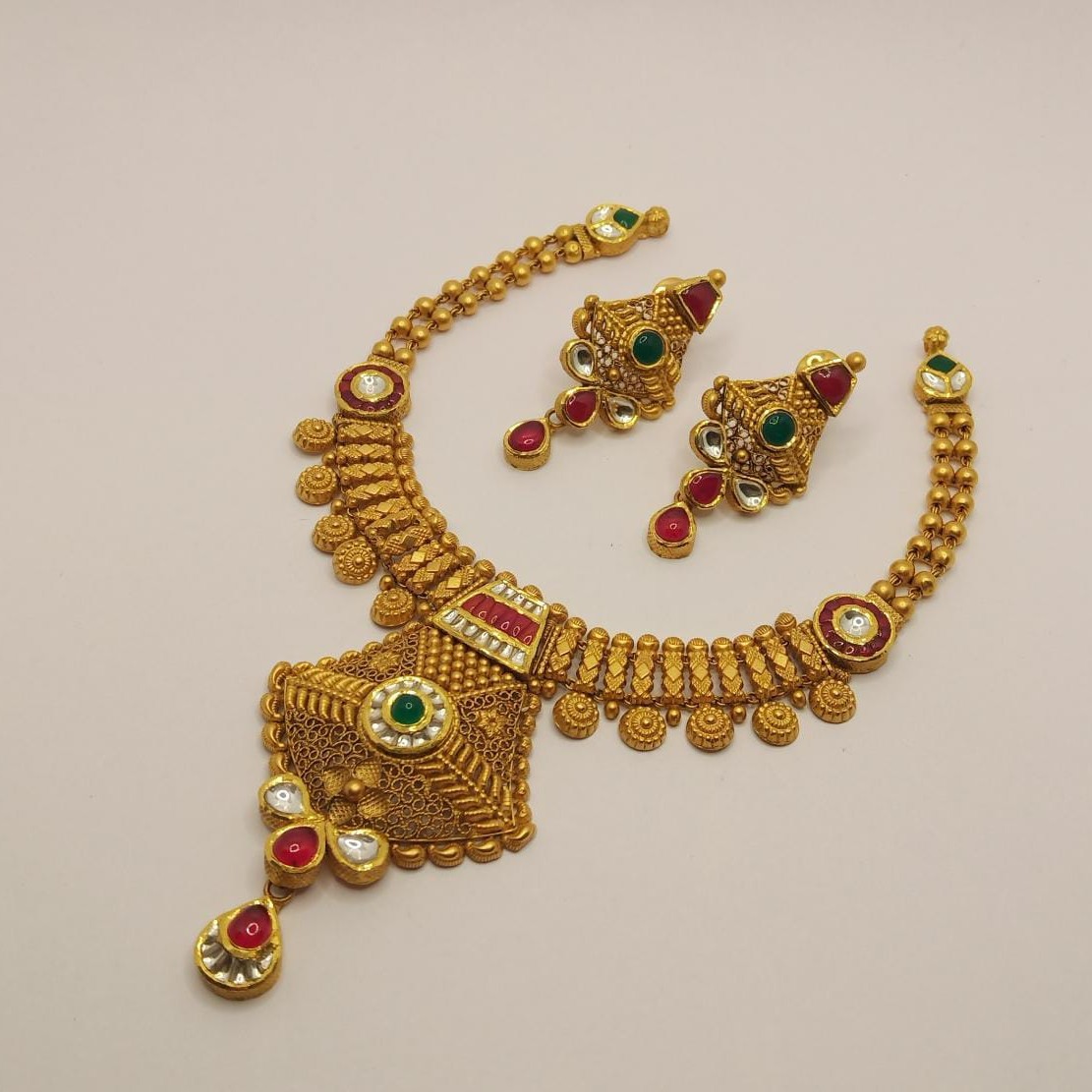 916 Gold Kundan Necklace Set
