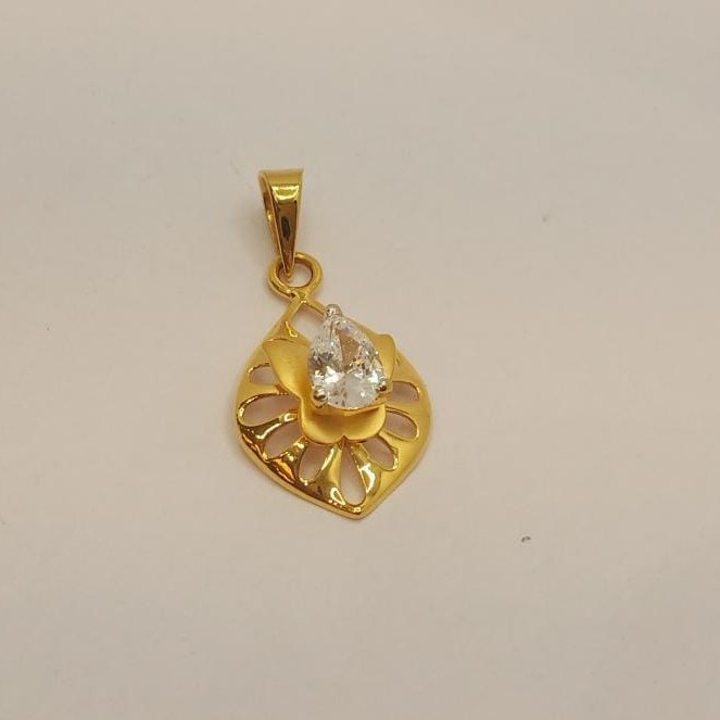 22k gold fancy diamond pendant