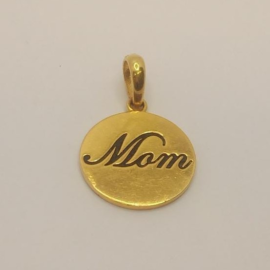 22k gold "MOM" pendant