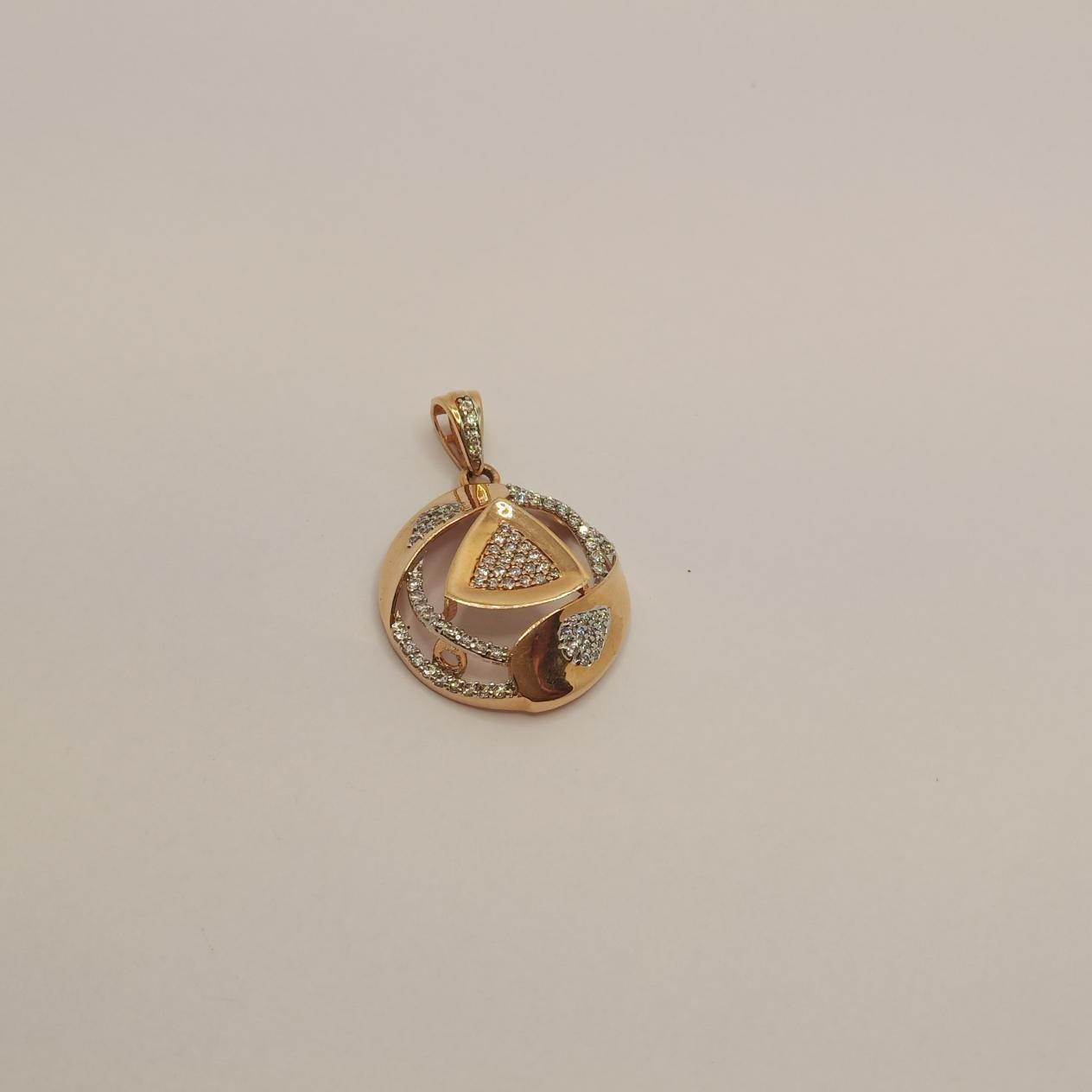 18k gold diamond pendant