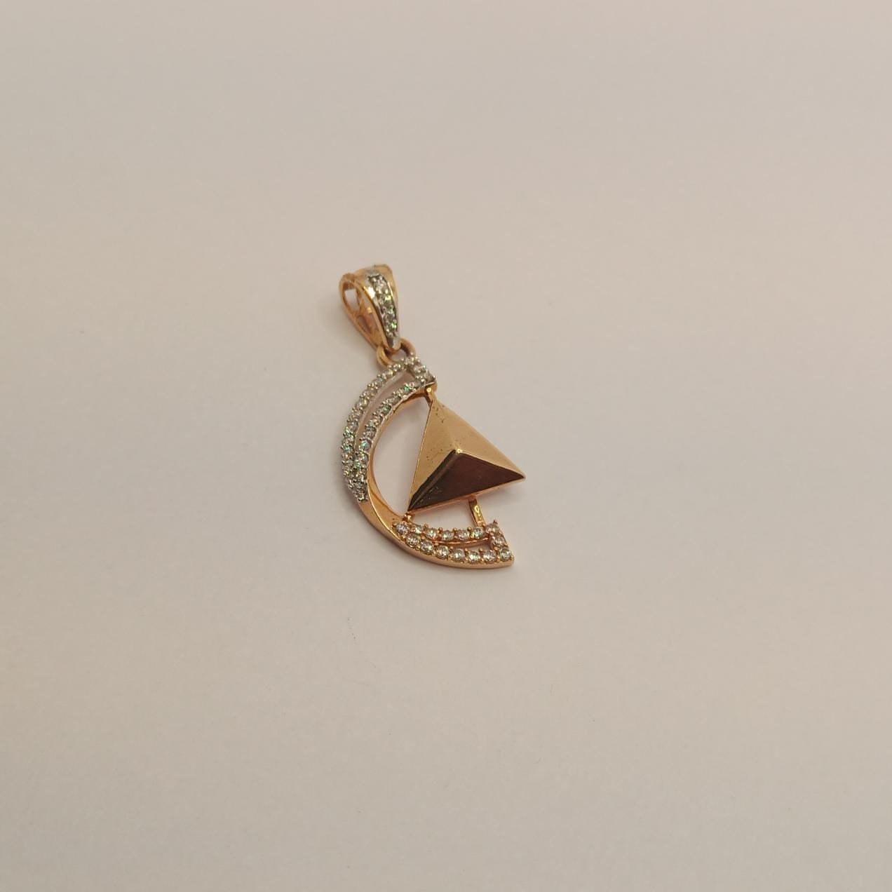 18K Gold Classic Pendant