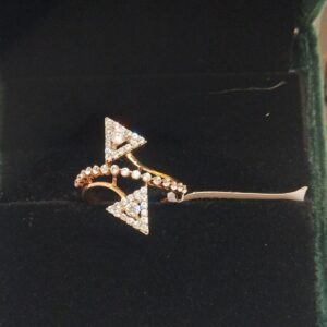 18Kt Gold Triangle Design Ring