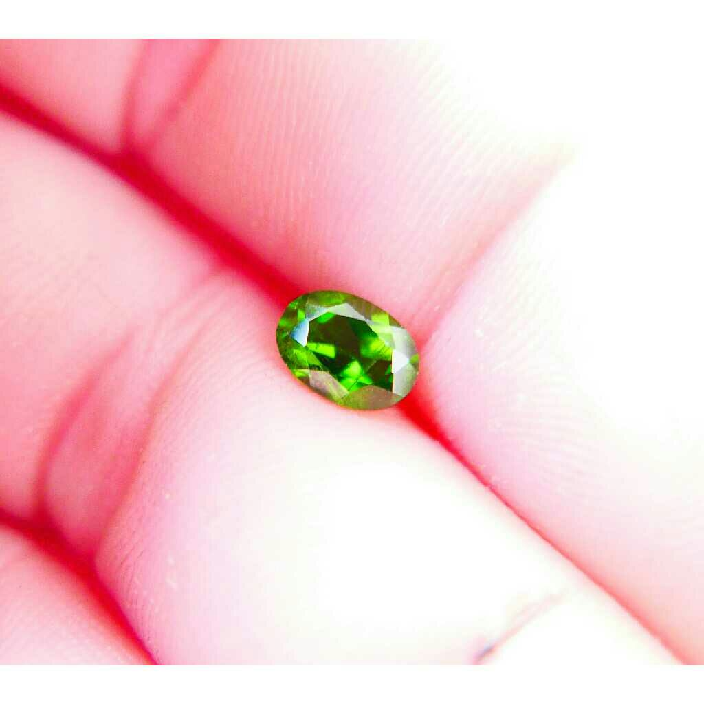 .85ct oval green tsavorite