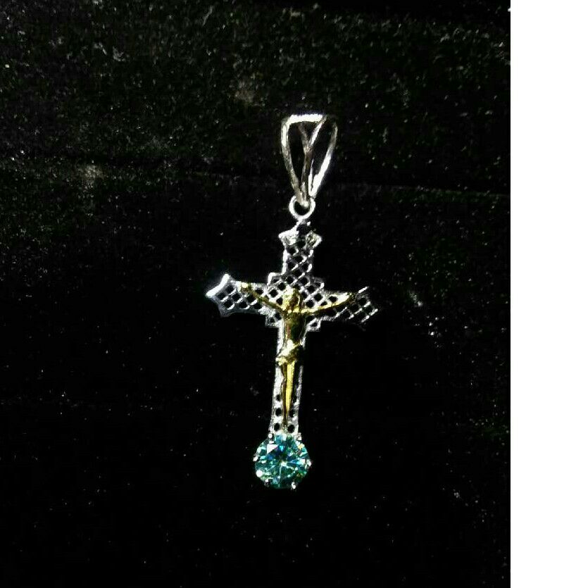 925 Sterling Silver & Moissanite Diamond Cross Pendant