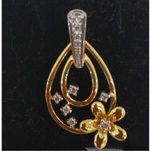 REAL DIAMOND FLOWER DESIGNED PENDANT SET