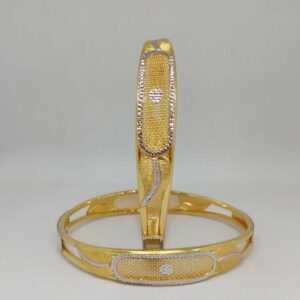 22 KT GOLD FANCY DESIGNED COPPER BANGLE
