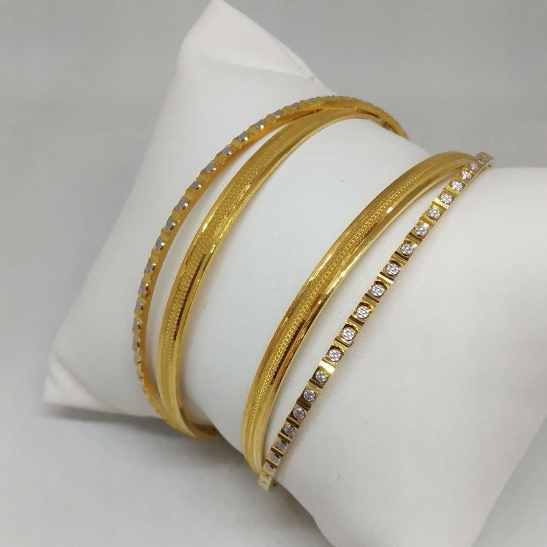 22 KT GOLD FANCY DESIGNED BANGLE - Image 2