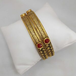 22 KT GOLD ANTIQUE BANGLE