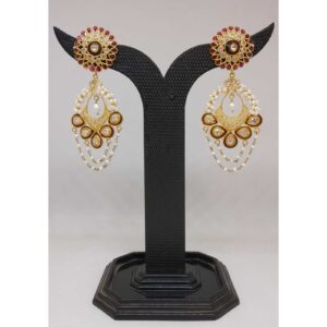 18 KT GOLD FANCY EARRING