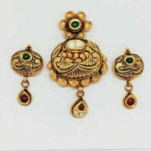 22 KT Gold Antique Pedant Set