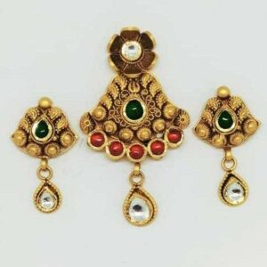 22 KT Gold Antique Pedant Set