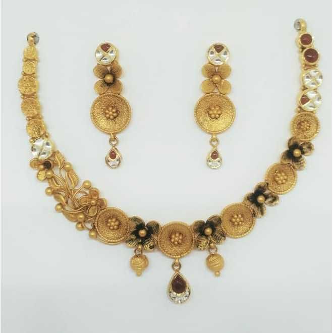 22 kt gold antique set
