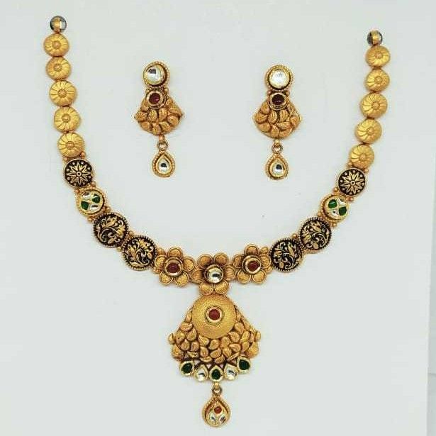 22 KT Gold Antique Set