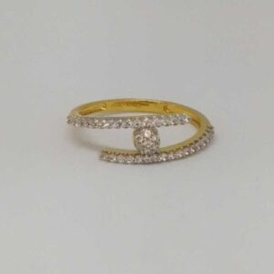 18 Kt Gold Ladies Branded Ring