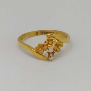 22 kt Gold Ladies Branded Ring