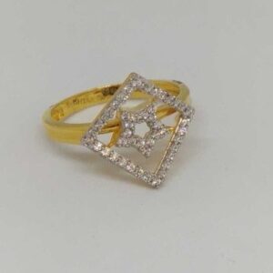 18 Kt Gold Ladies Branded Ring