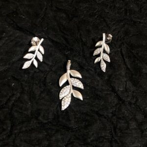 pan tayip Design pendant set