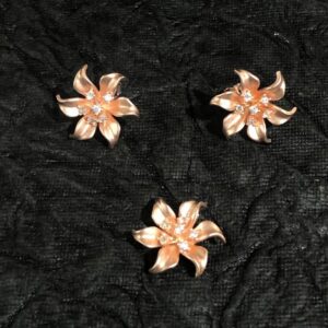 fancy unique pendant set