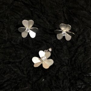fancy pendant set