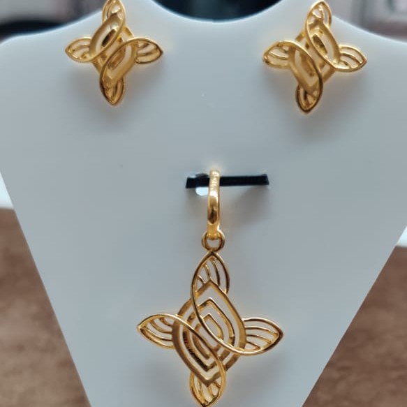fancy pendant set