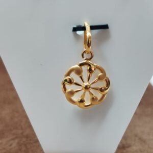Round sef casting pendant