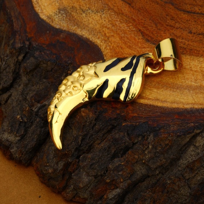 Tiger nail pendant