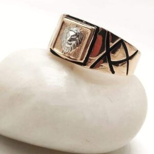 Fancy ring