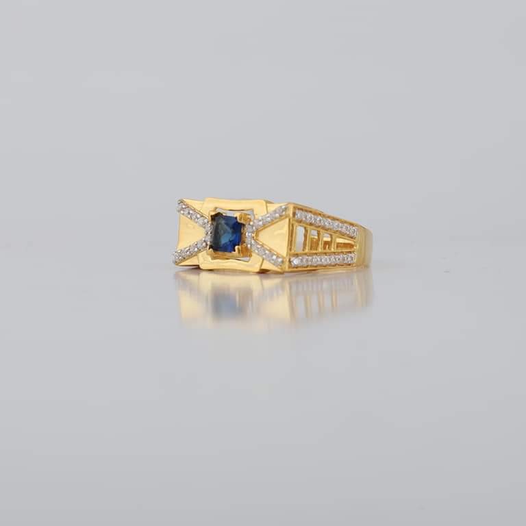 22 kt gold cz stone fancy ring