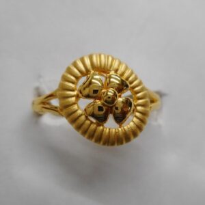 22 kt gold casting fancy ladis ring