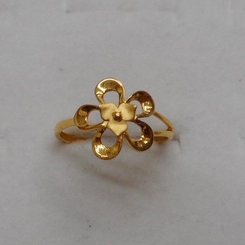 22 kt gold casting ladis ring