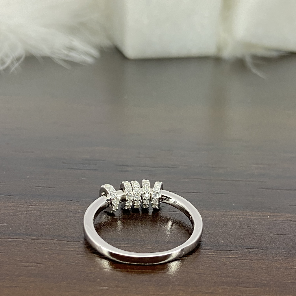 925 Sterling Silver Designer Ladies Ring - Image 3