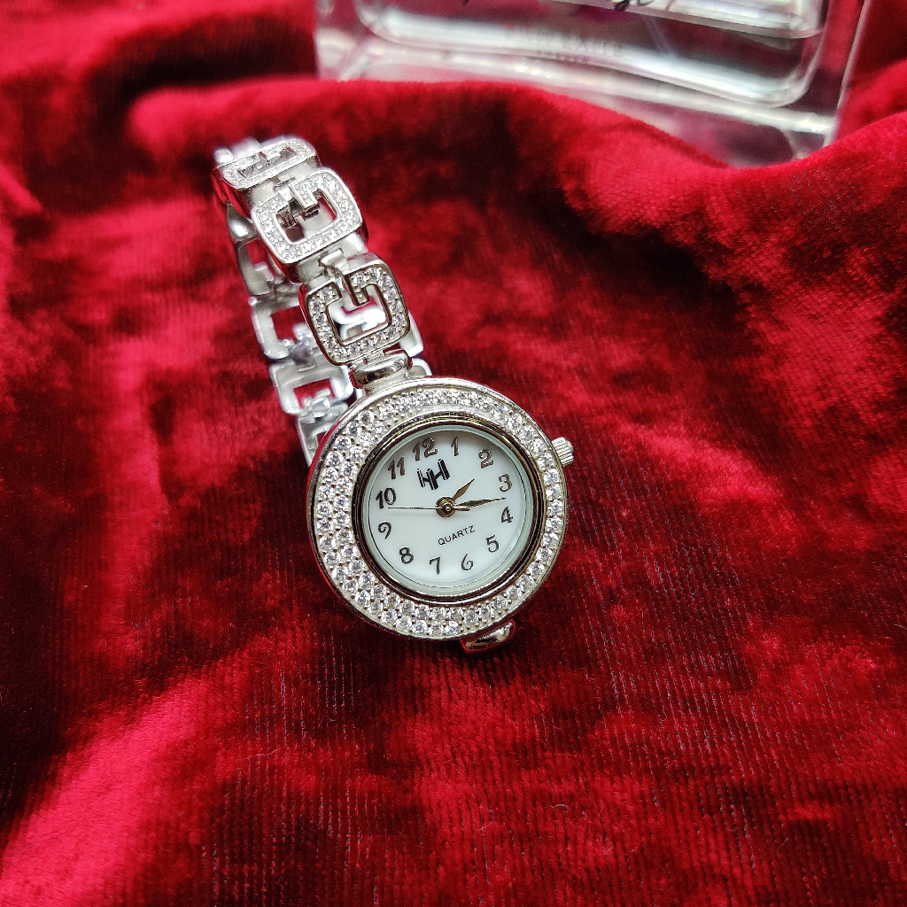 92.5 sterling silver round shape watch for ladies