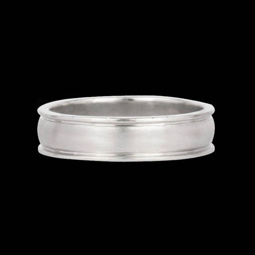 Platinum stunning ring schr189