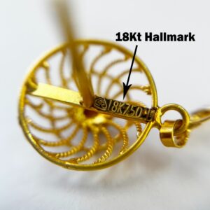 18 Kt Yellow Gold Ear Drop Screw Back Women Earrings 4.360 Grams