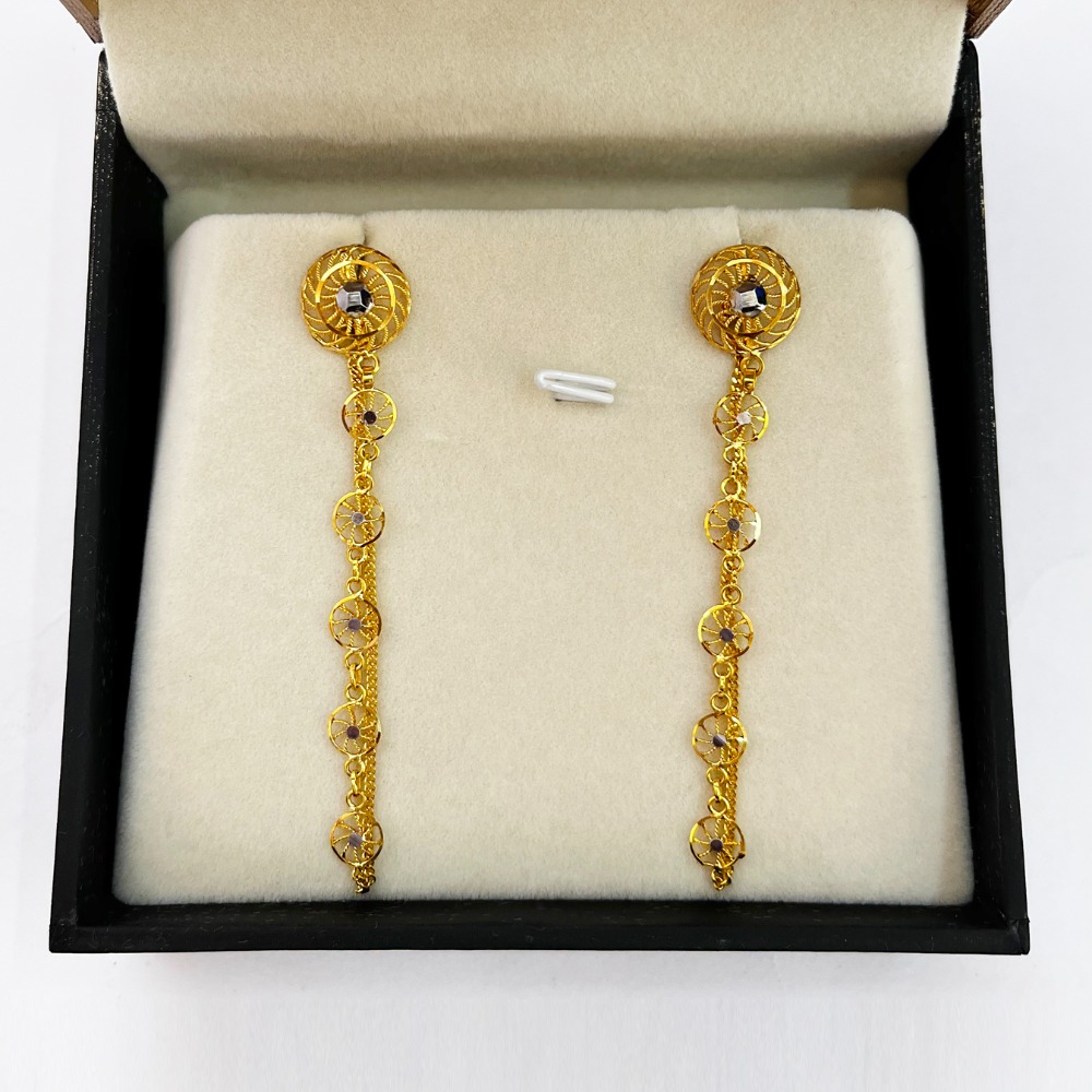 18 Kt Yellow Gold Ear Drop Screw Back Women Earrings 4.360 Grams