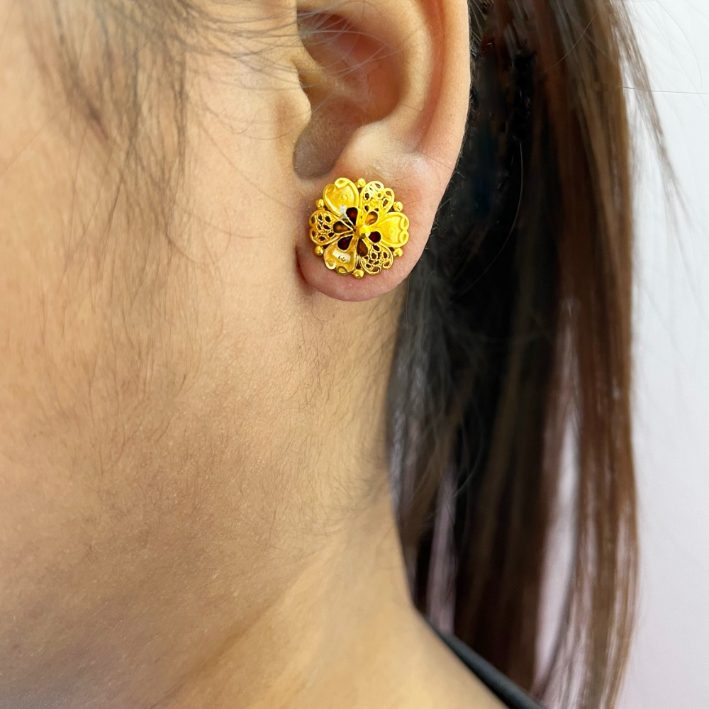22 Kt Yellow Gold Ear Stud Round Screw Back Women Earrings