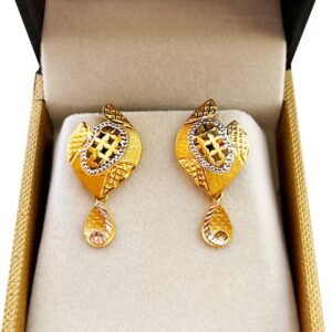 18 Kt Yellow Gold Drop Oval Two Tone Screw Back Women Earrings