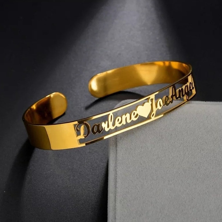 18 kt yellow gold personalized handmade men's bracelet 30 gms