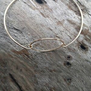 14 kt hallmark white gold hammered hinge bangle bracelet