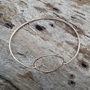 14 kt hallmark white gold hammered hinge bangle bracelet