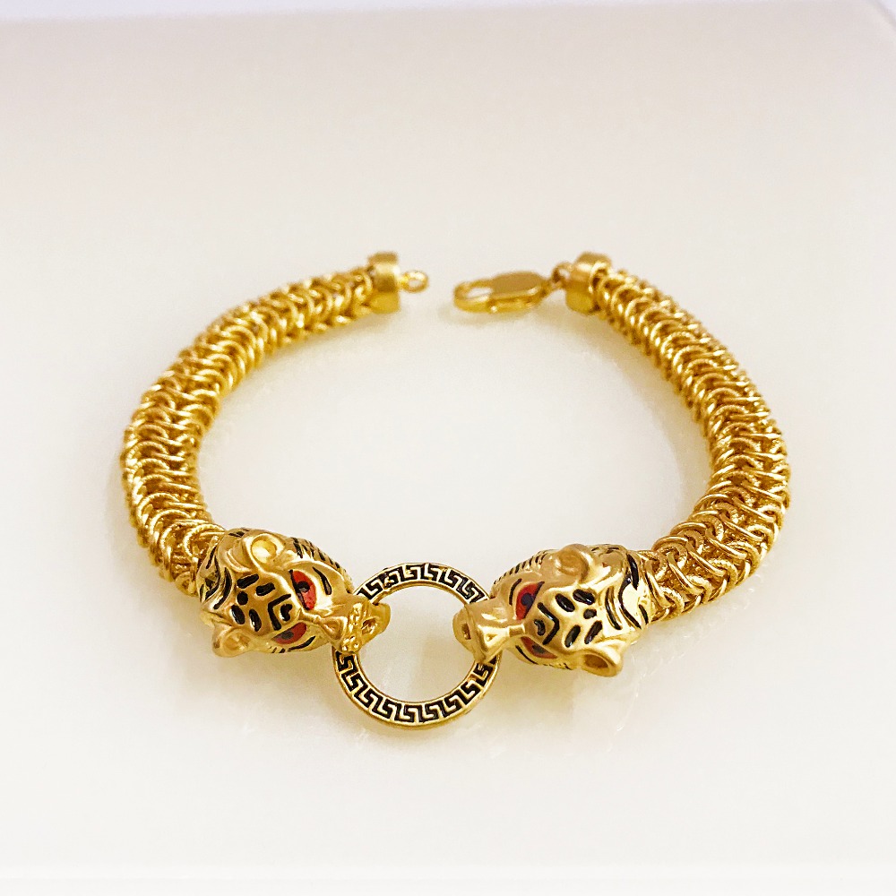 22 kt real solid yellow gold lion men's bracelet 32.130 gm