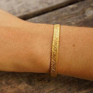 22 kt yellow gold artisan texture floral open bracelet bangle 20 gram